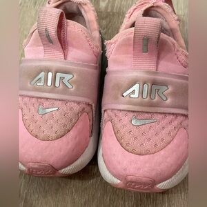 Toddler Nike Air Max 270 baby pink size 5c